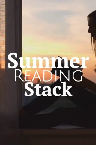 Summer reading stack This pre-made video template is a fun way to showcase the “top 5” of any product